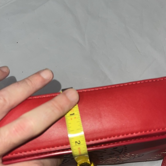 NWOTs Vera Bradley x Disney Parks Red Mickey Mouse Laser Cut Faux Leather Bag - Picture 15 of 15